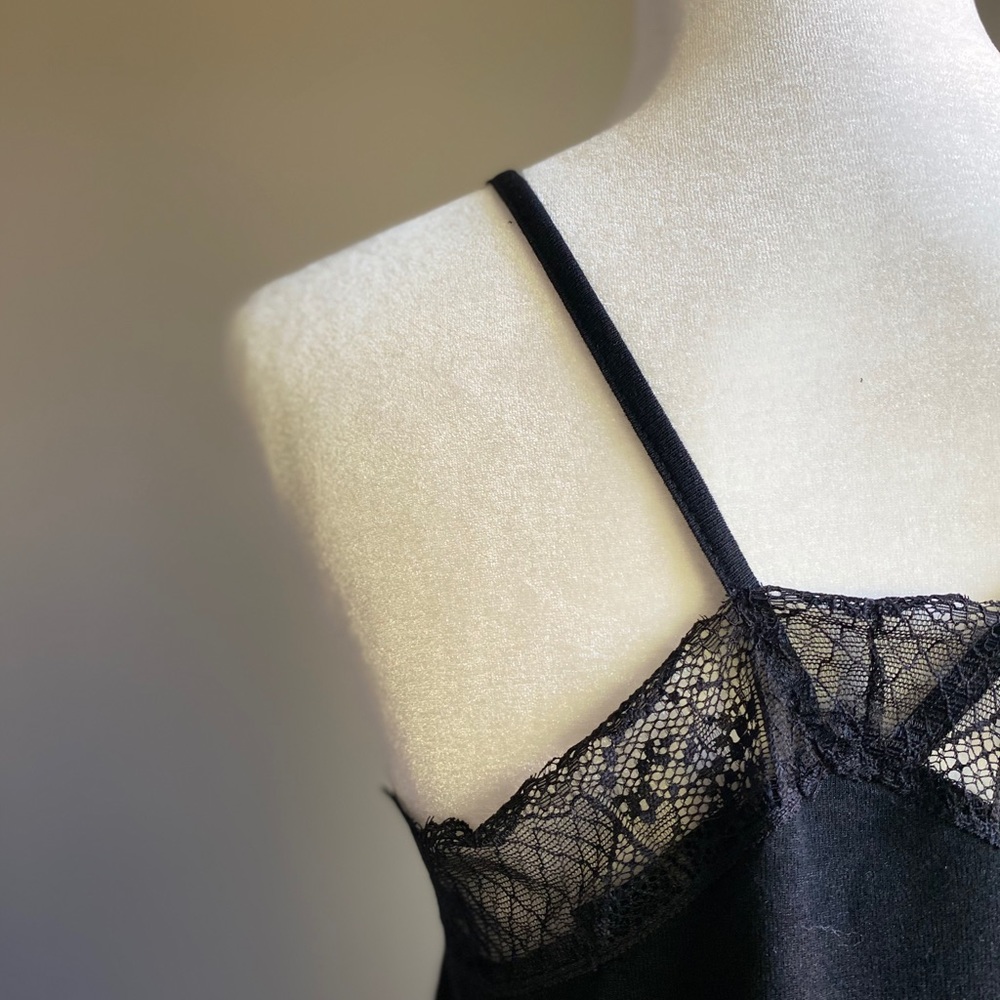 Scallop Lace Top - Picture 9 of 10